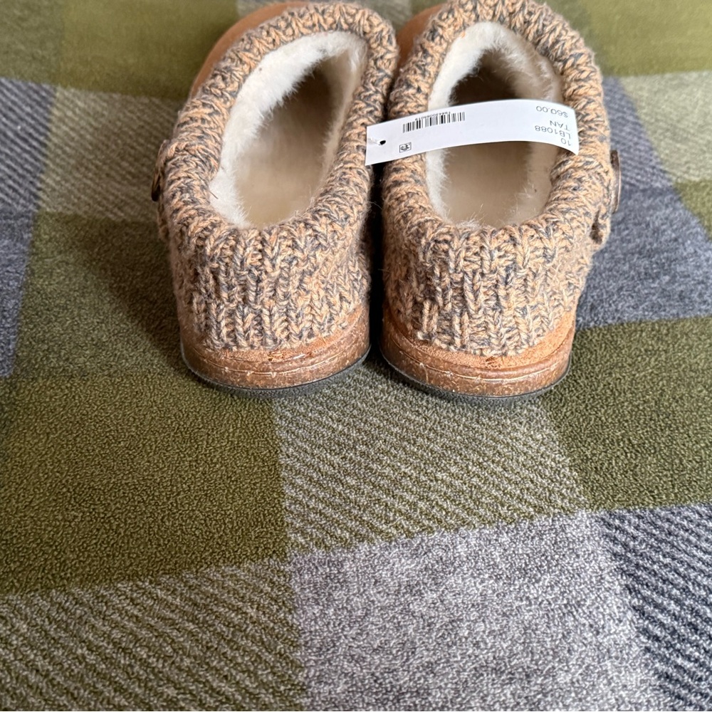NWT-Women’s Clarks Clogs / Mules / Slippers Sherpa Lined - Tan - Size 10 - Picture 4 of 10